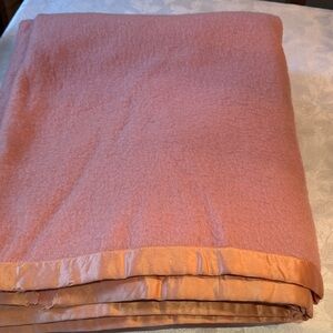 Wormalds and Walker Soft Pink Satin-Edge All Wool Dormy Blanket